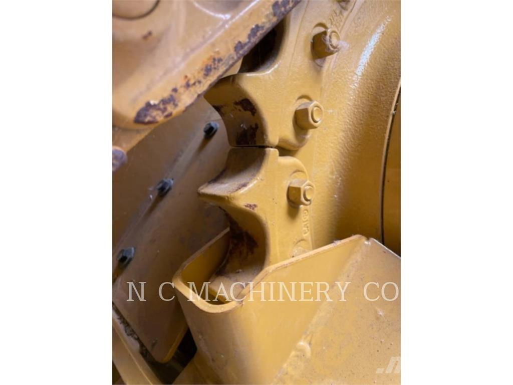 CAT D3K2 XLCB Верижни булдозери
