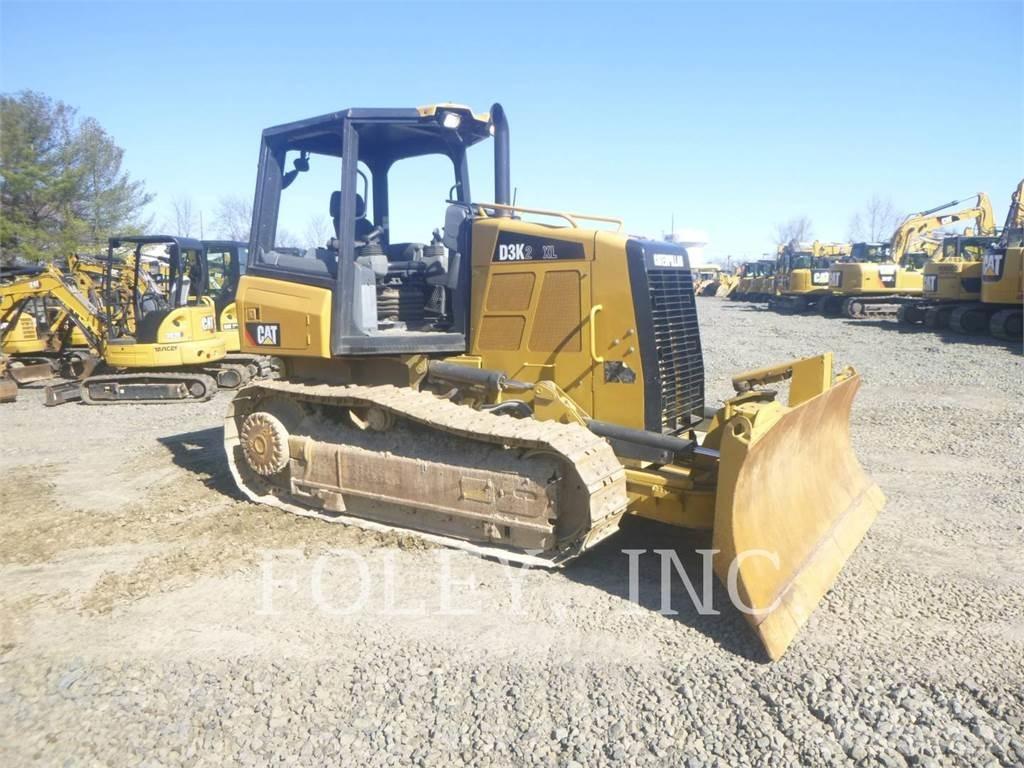 CAT D3K2XL Верижни булдозери
