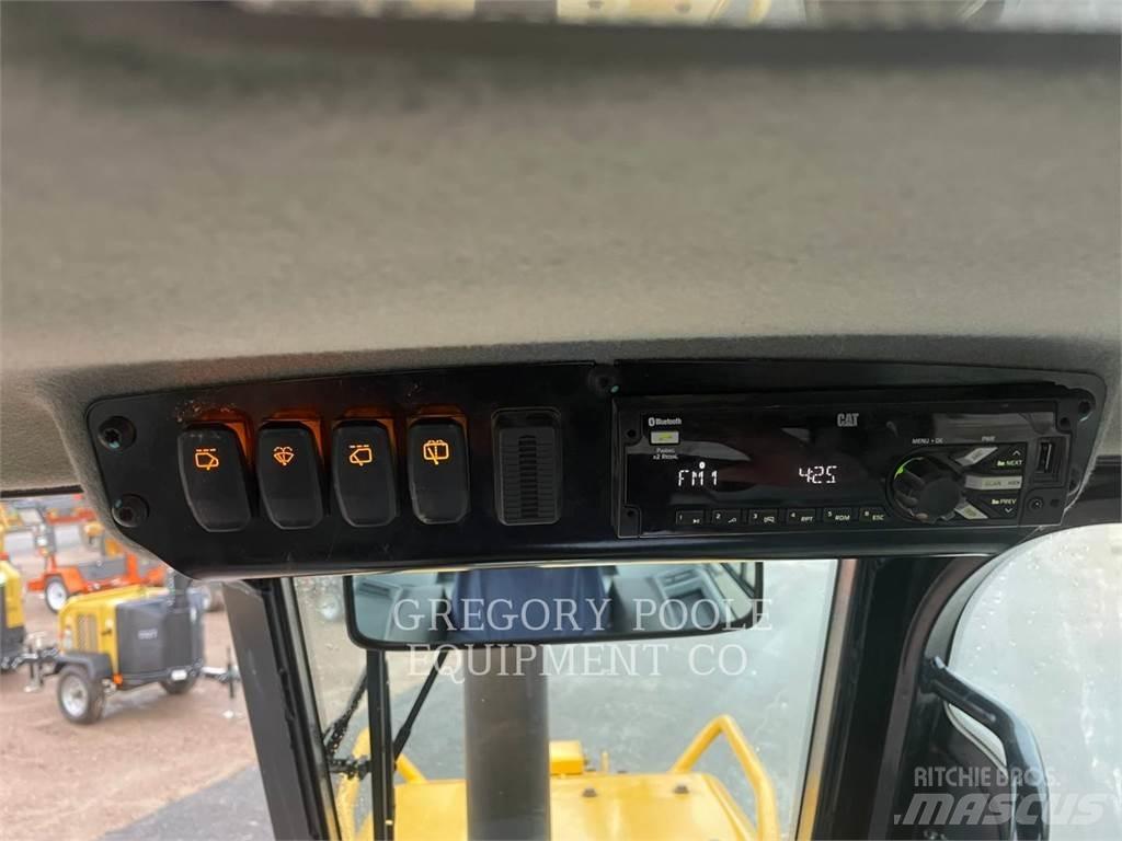 CAT D3K2XL Верижни булдозери
