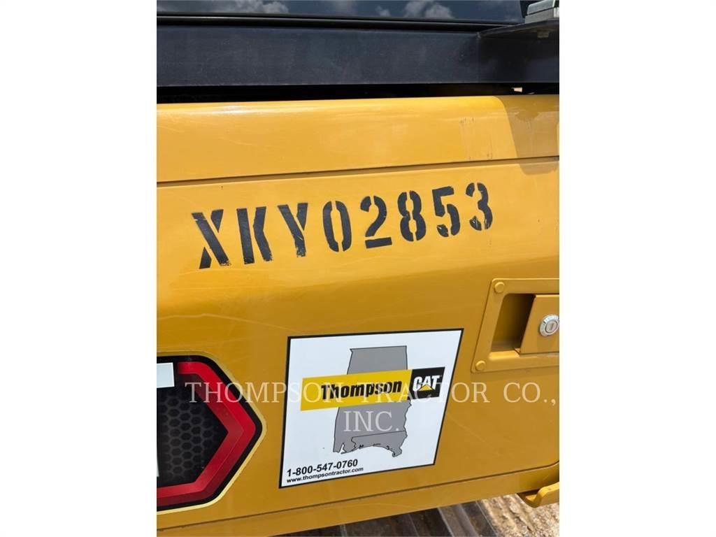 CAT D3LGP Верижни булдозери
