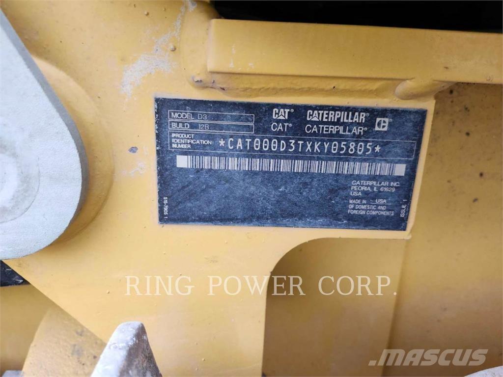 CAT D3LGPEW Верижни булдозери
