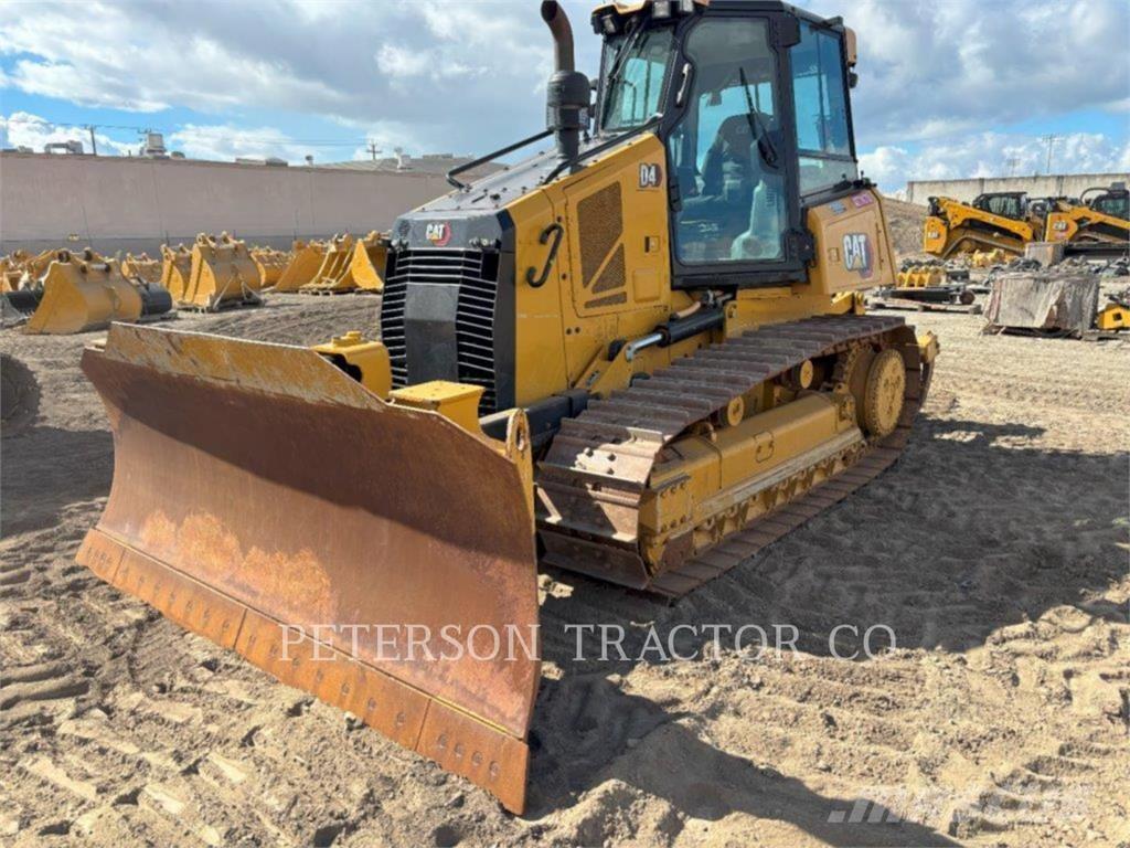 CAT D4 Верижни булдозери
