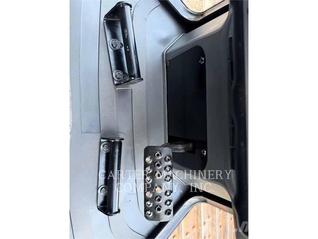 CAT D4-15LGPVP Верижни булдозери
