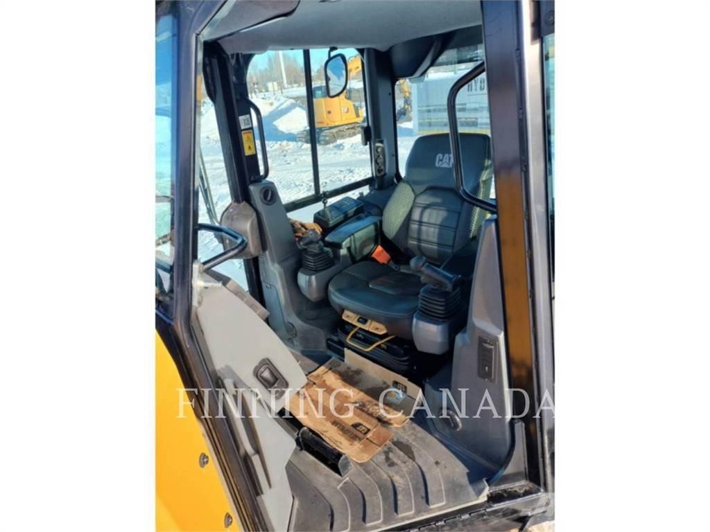 CAT D4-16 Верижни булдозери
