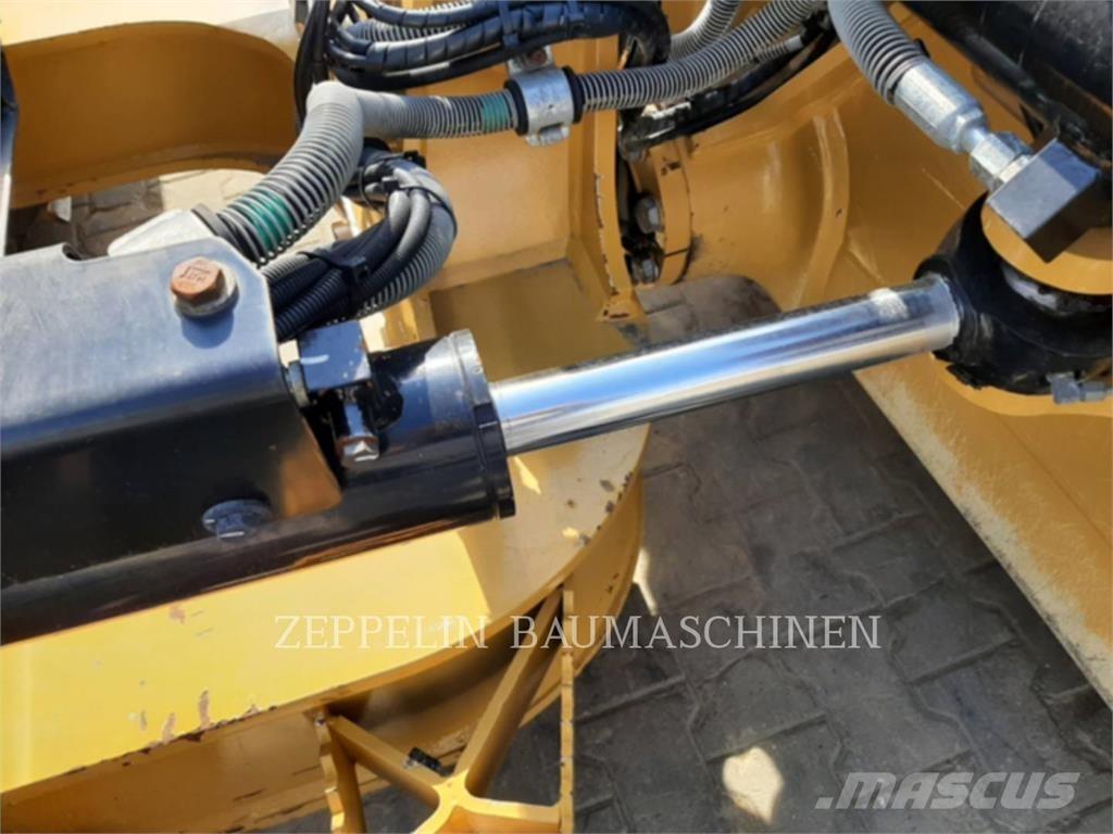 CAT D4-16A Верижни булдозери
