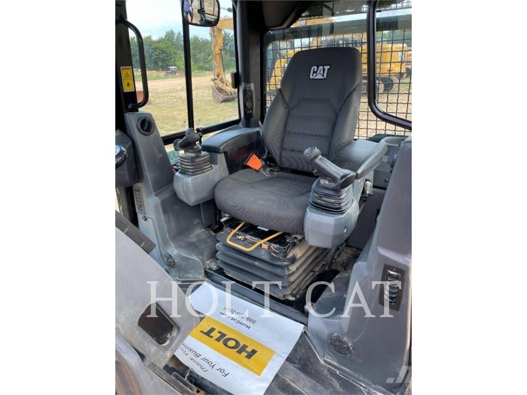 CAT D4 CAB Верижни булдозери
