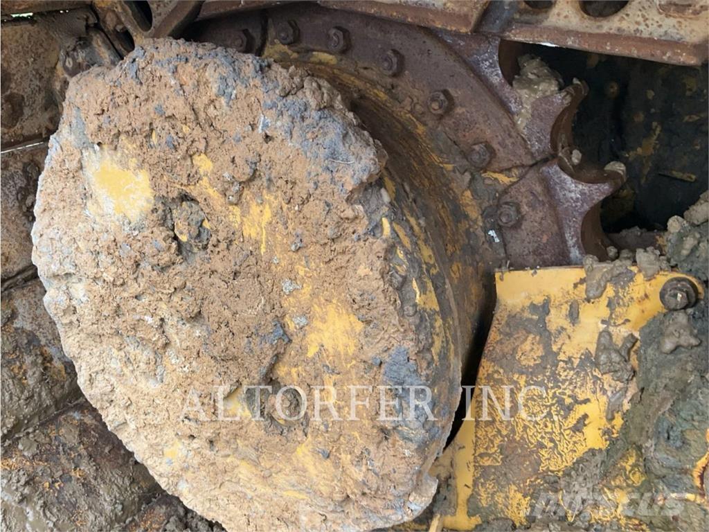 CAT D4 LGP 3D Верижни булдозери
