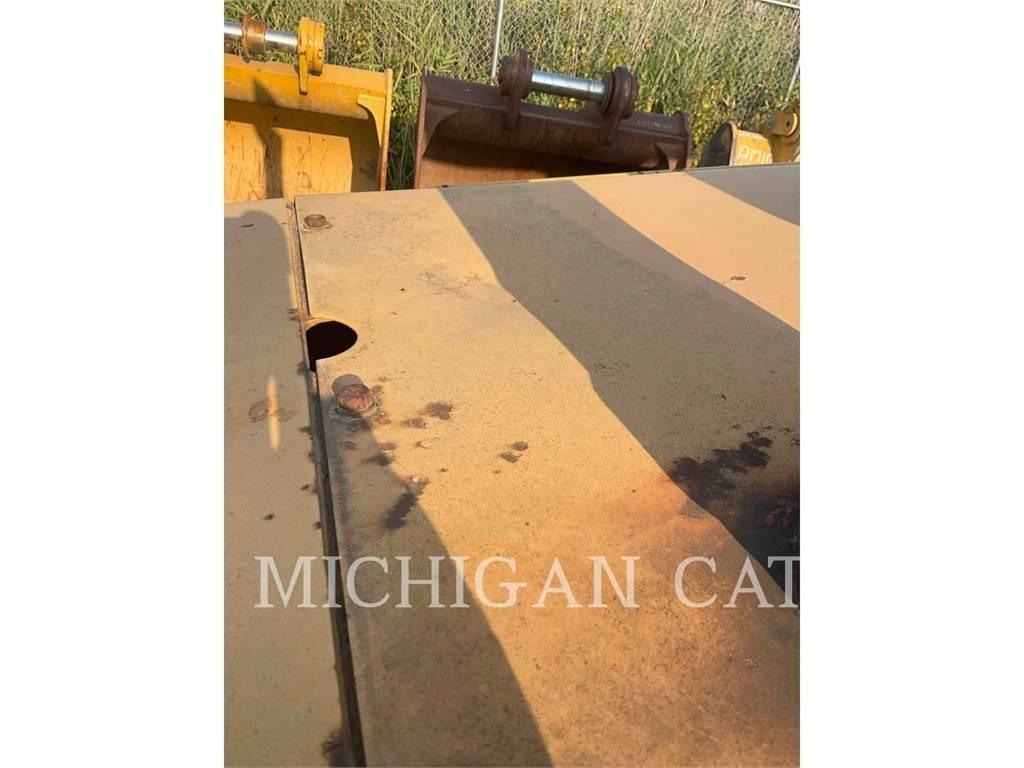 CAT D4H Верижни булдозери

