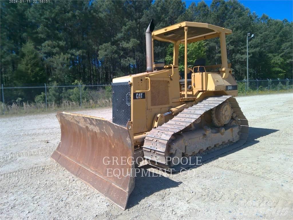 CAT D4HIIIXL Верижни булдозери
