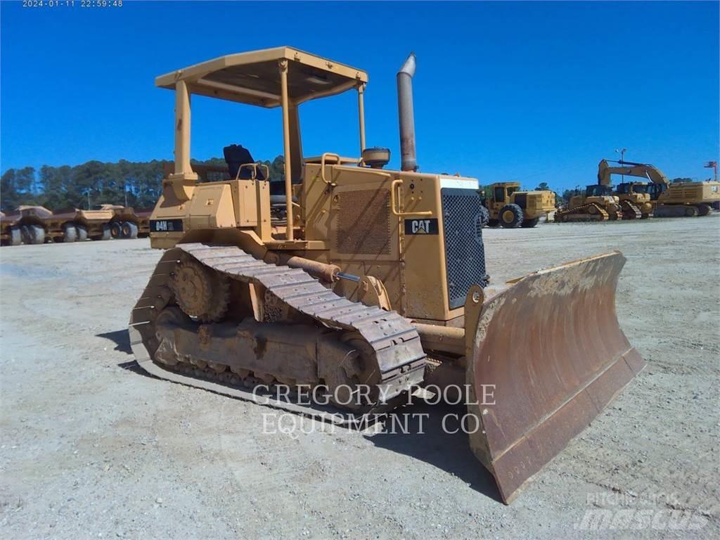 CAT D4HIIIXL Верижни булдозери
