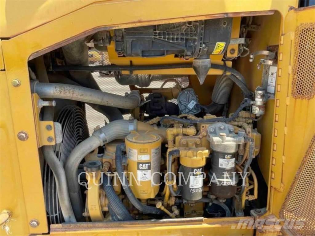 CAT D4K2 XL Верижни булдозери
