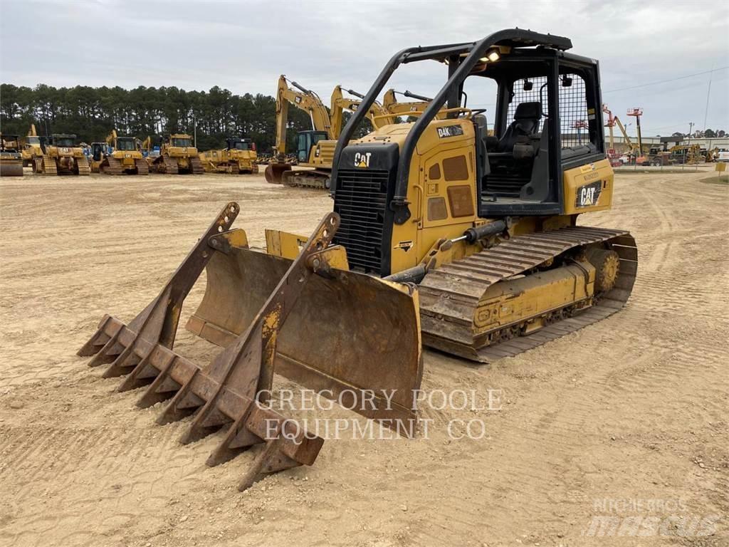 CAT D4K2LGP Верижни булдозери

