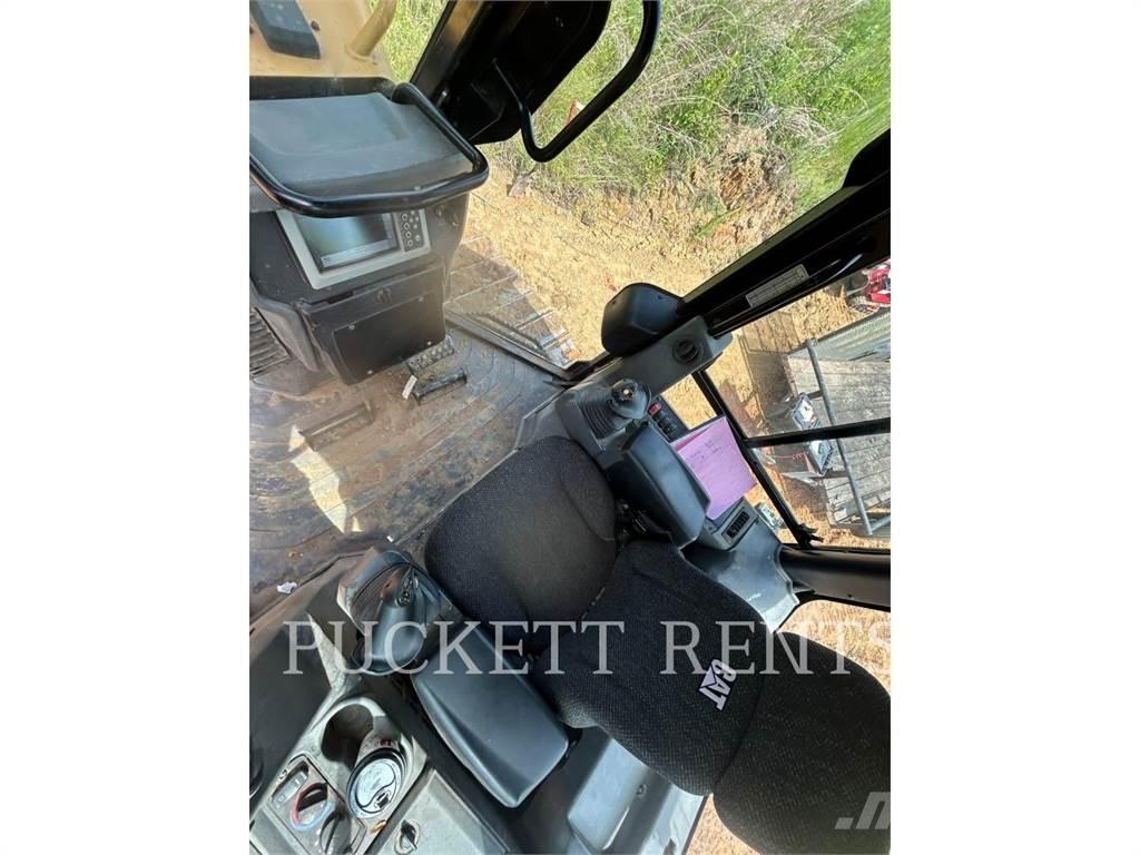 CAT D4K2LGP Верижни булдозери
