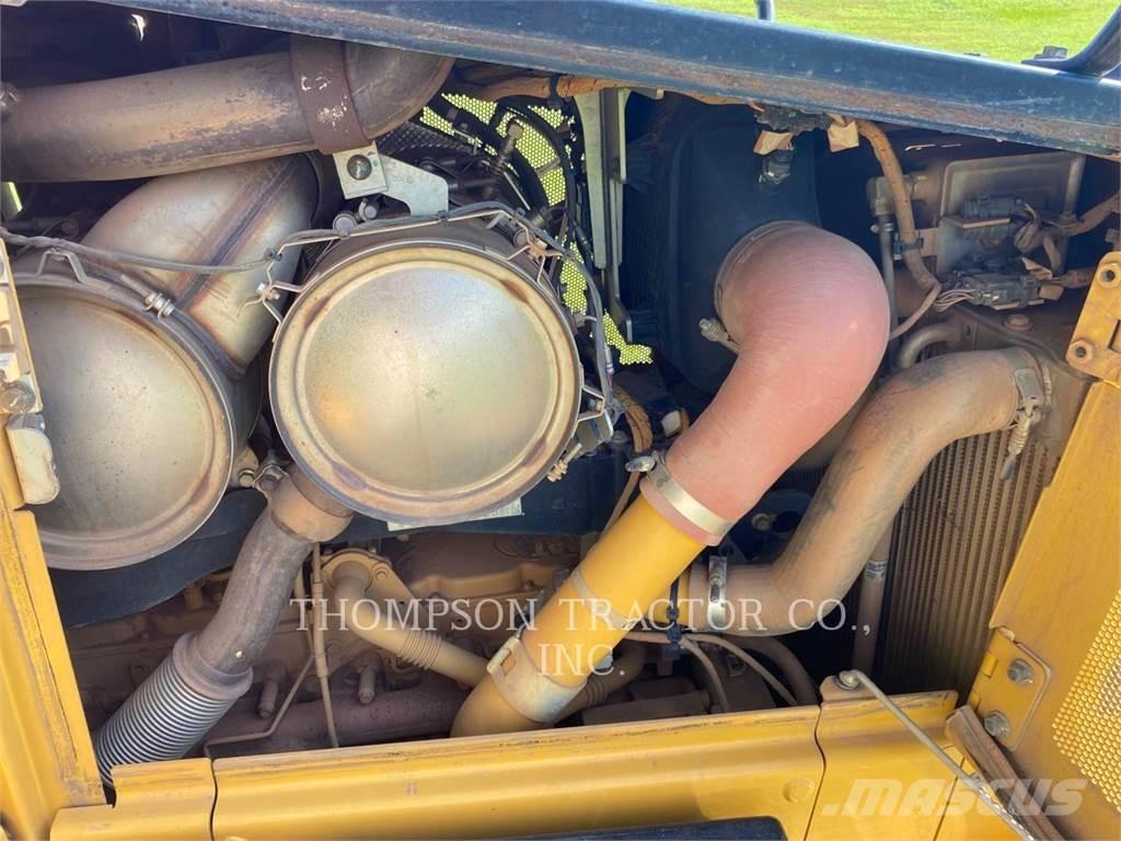 CAT D5 Верижни булдозери
