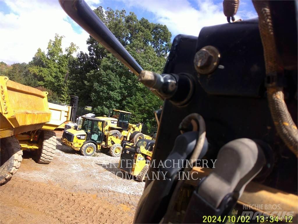 CAT D5 Верижни булдозери
