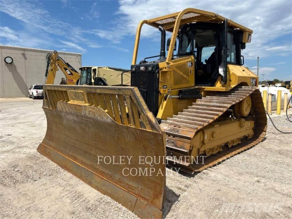 CAT D5-17LGVX Верижни булдозери
