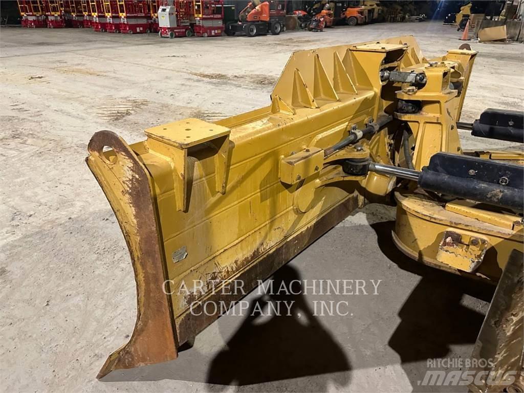 CAT D5-17VP Верижни булдозери

