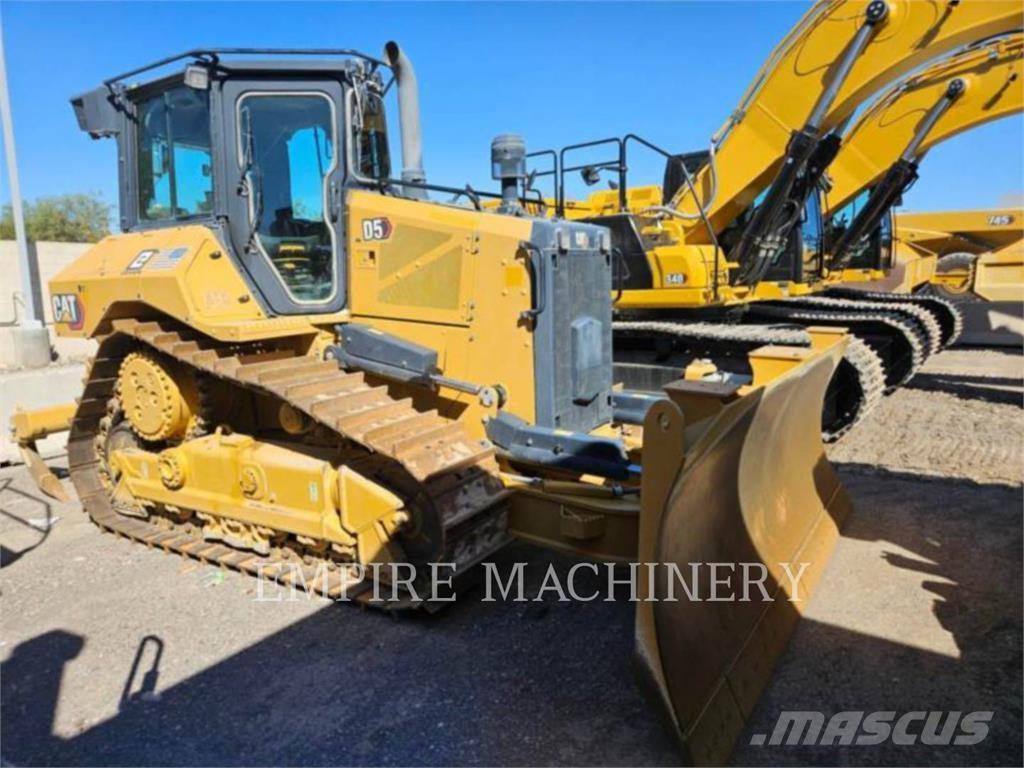 CAT D5-17VP Верижни булдозери
