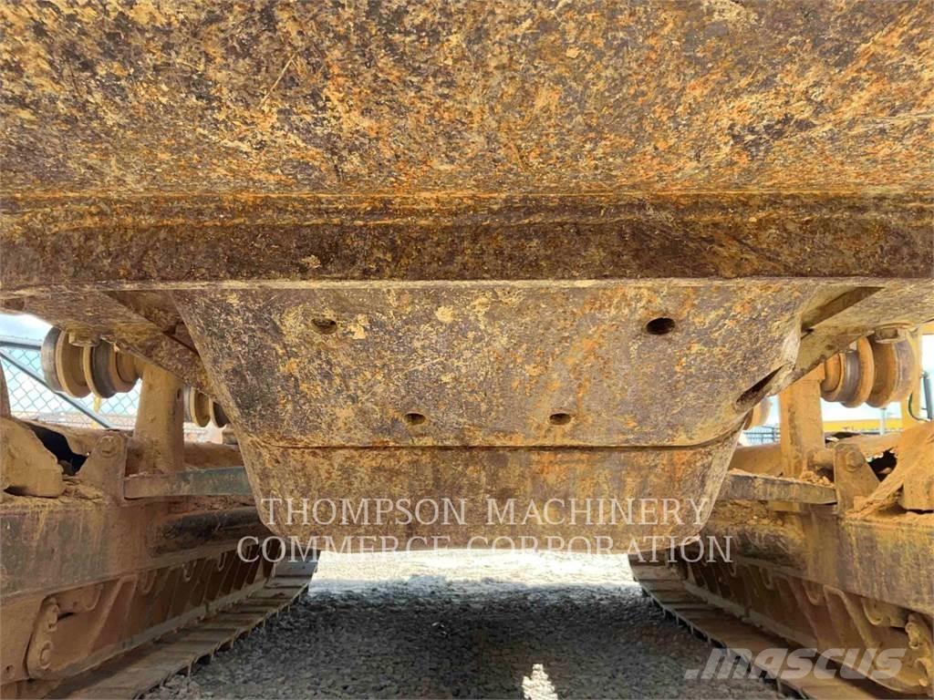 CAT D5B Верижни булдозери
