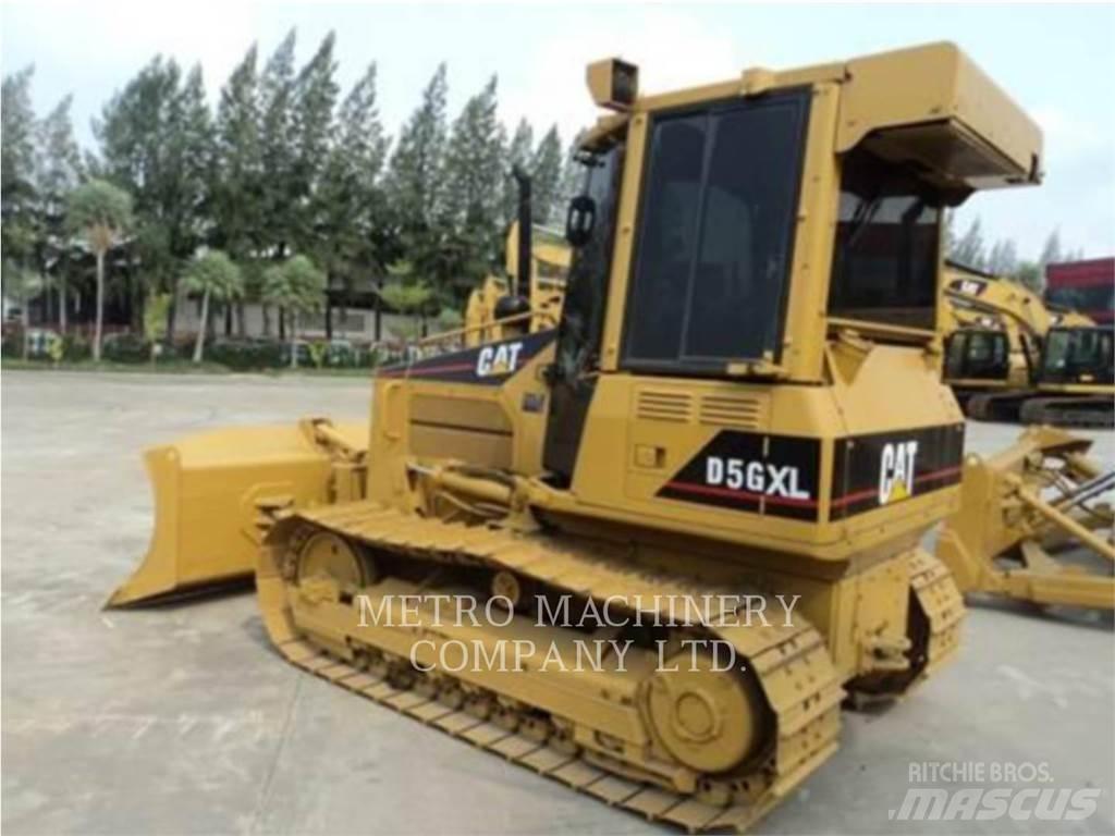 CAT D5GXL Верижни булдозери

