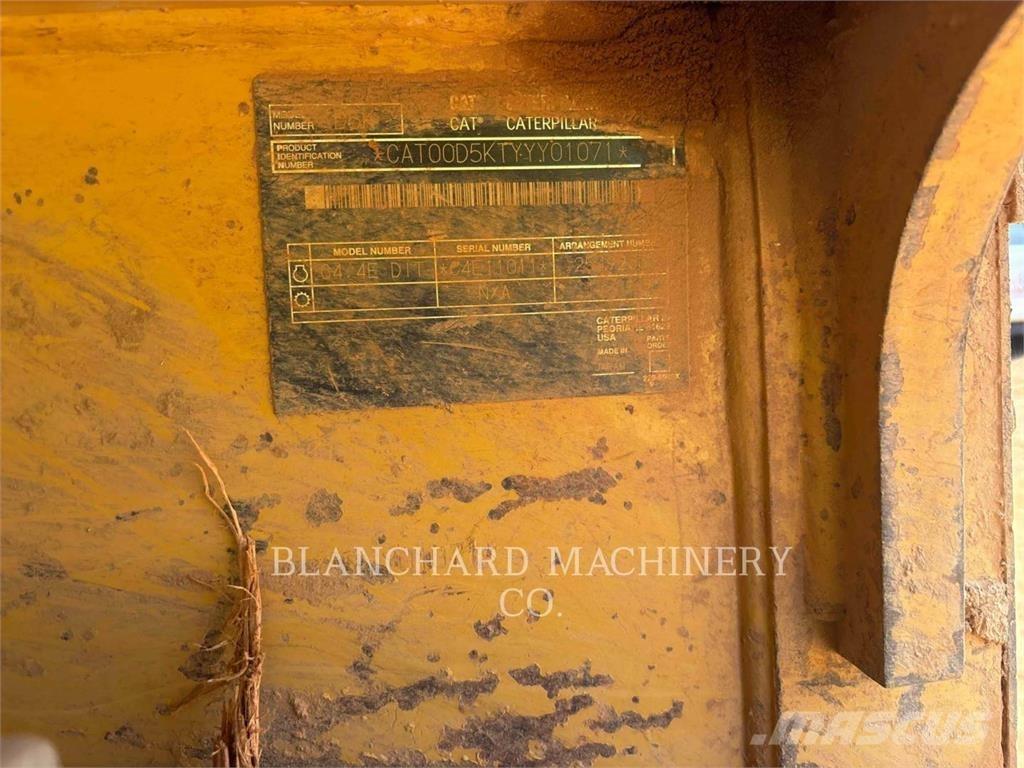 CAT D5K LGP Верижни булдозери
