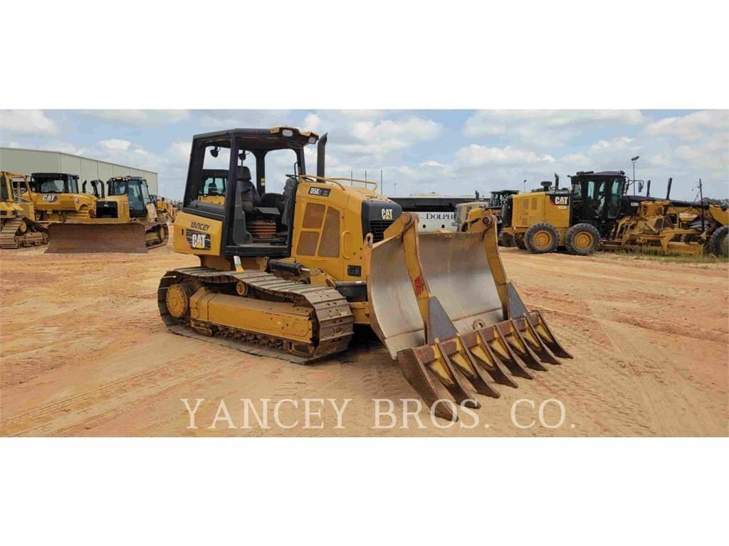 CAT D5K2 XL Верижни булдозери
