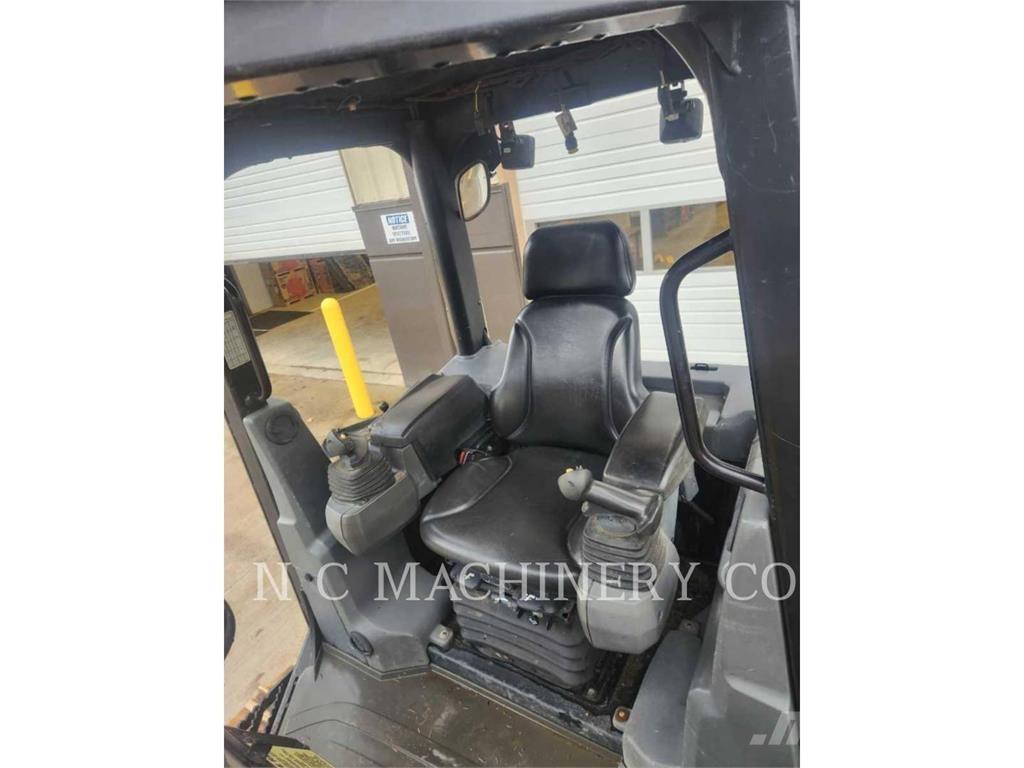 CAT D5K2 XLCN Верижни булдозери
