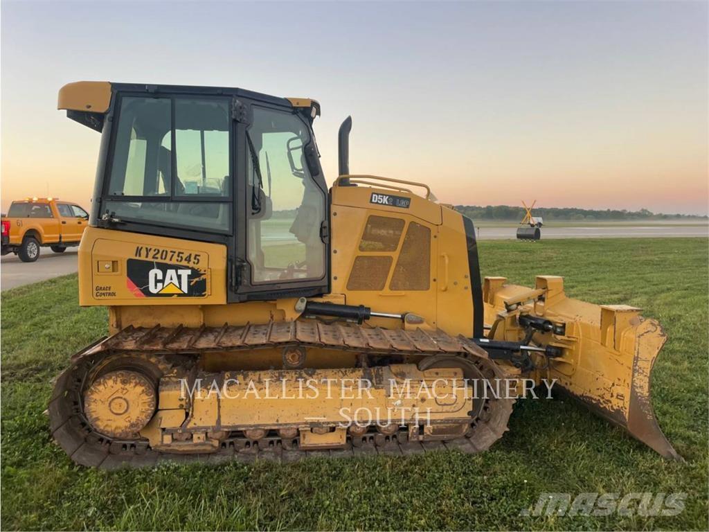 CAT D5K2LGP Верижни булдозери
