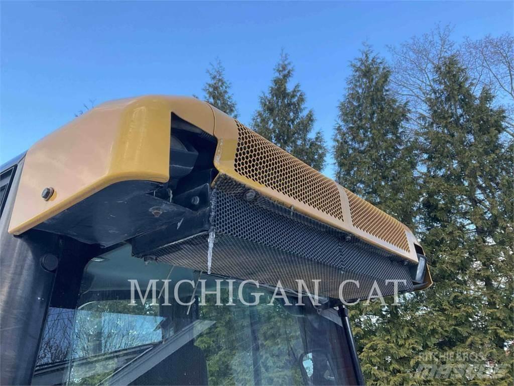 CAT D5K2X ASZ24F Верижни булдозери

