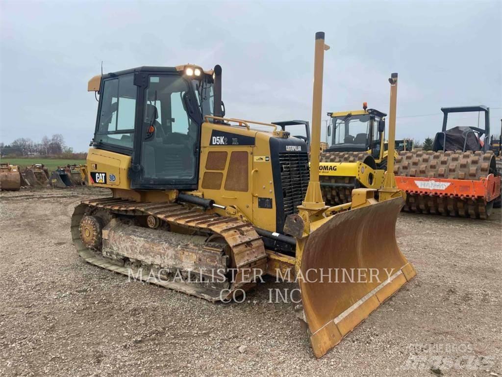 CAT D5K2XL Верижни булдозери
