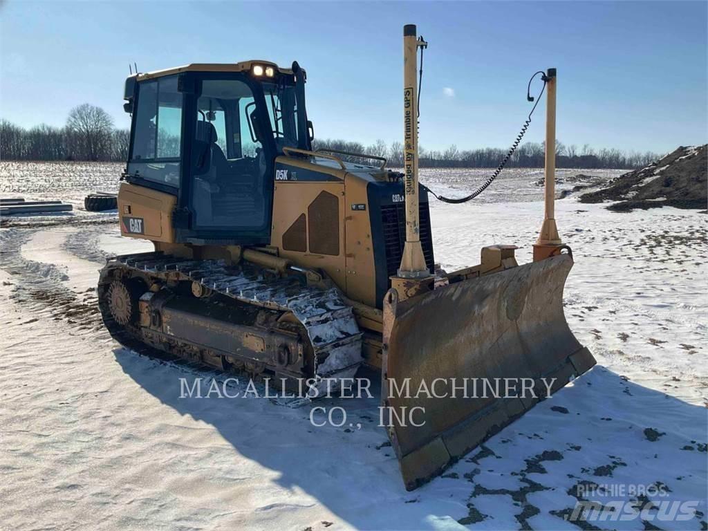 CAT D5KXL Верижни булдозери
