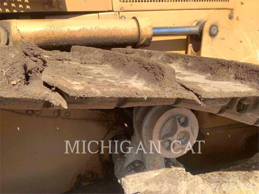 CAT D5ML Верижни булдозери
