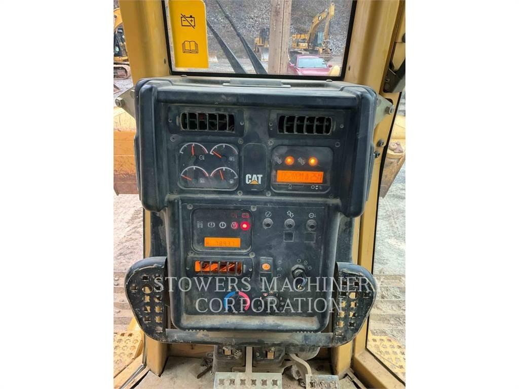CAT D5NXL Верижни булдозери
