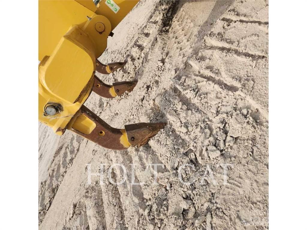 CAT D6 Верижни булдозери
