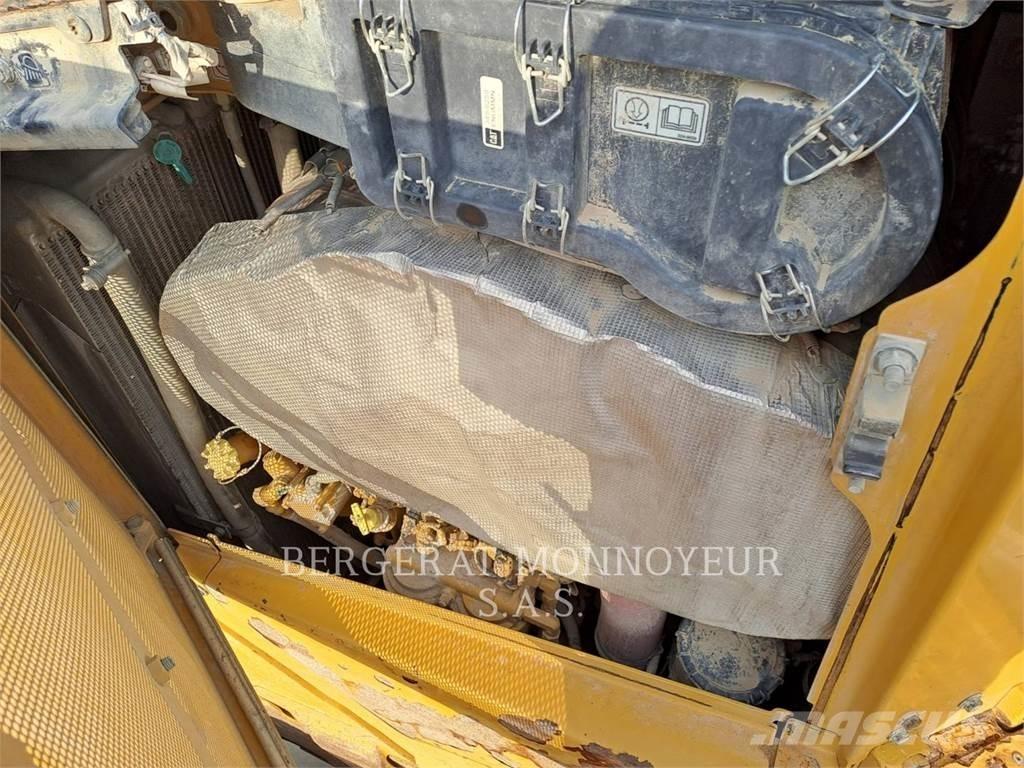 CAT D6 XE Верижни булдозери
