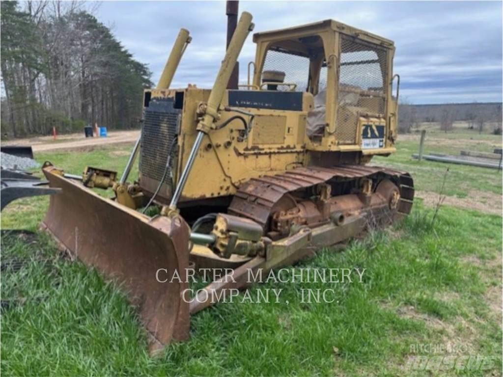 CAT D6D Верижни булдозери
