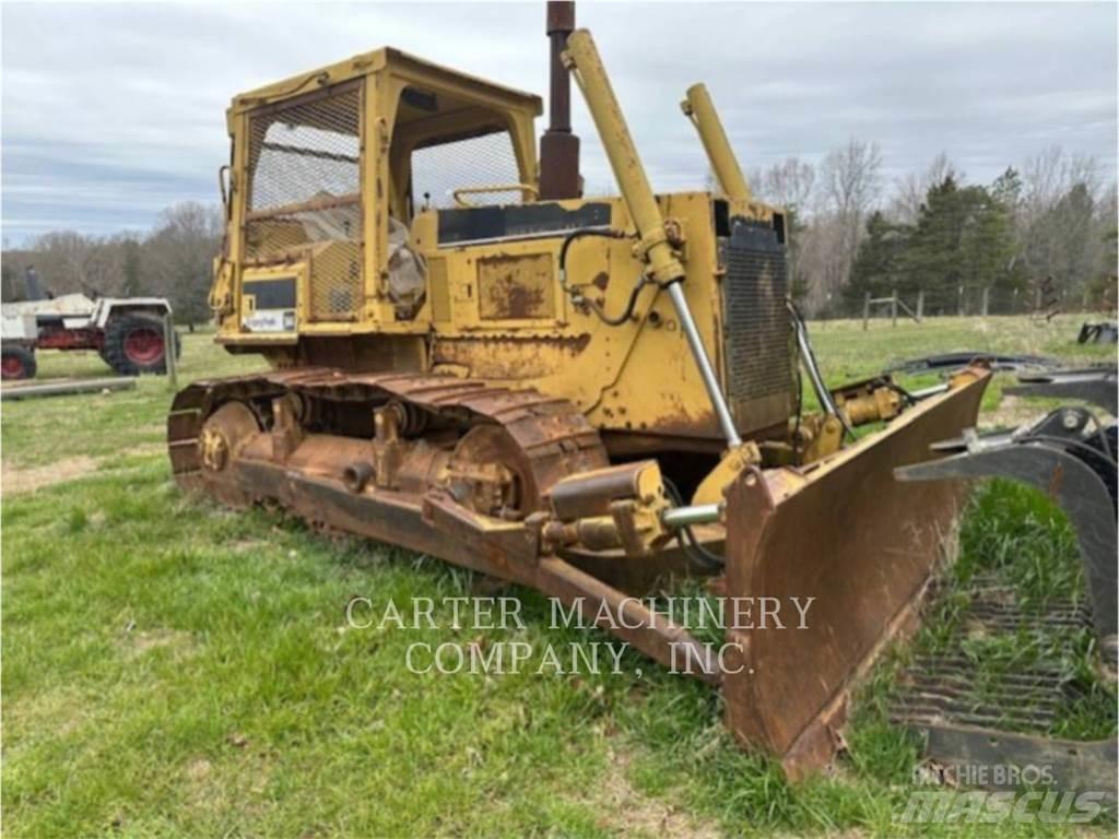 CAT D6D Верижни булдозери
