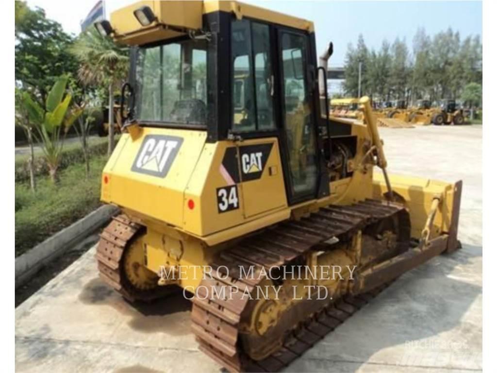 CAT D6G Верижни булдозери
