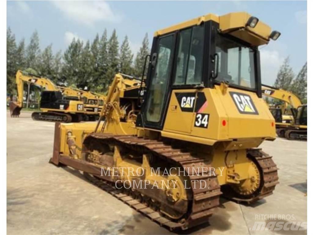 CAT D6G Верижни булдозери
