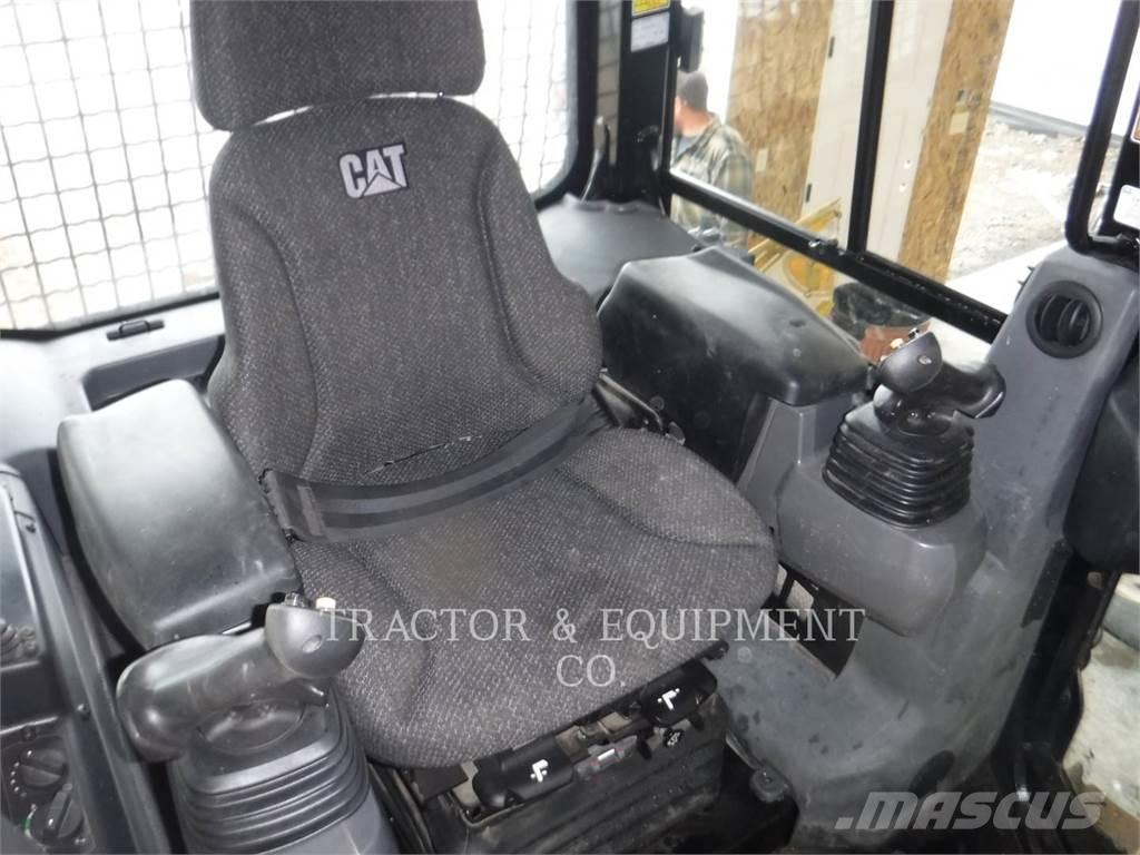 CAT D6K Верижни булдозери
