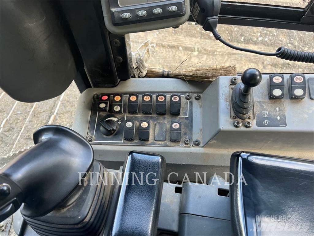 CAT D6K Верижни булдозери
