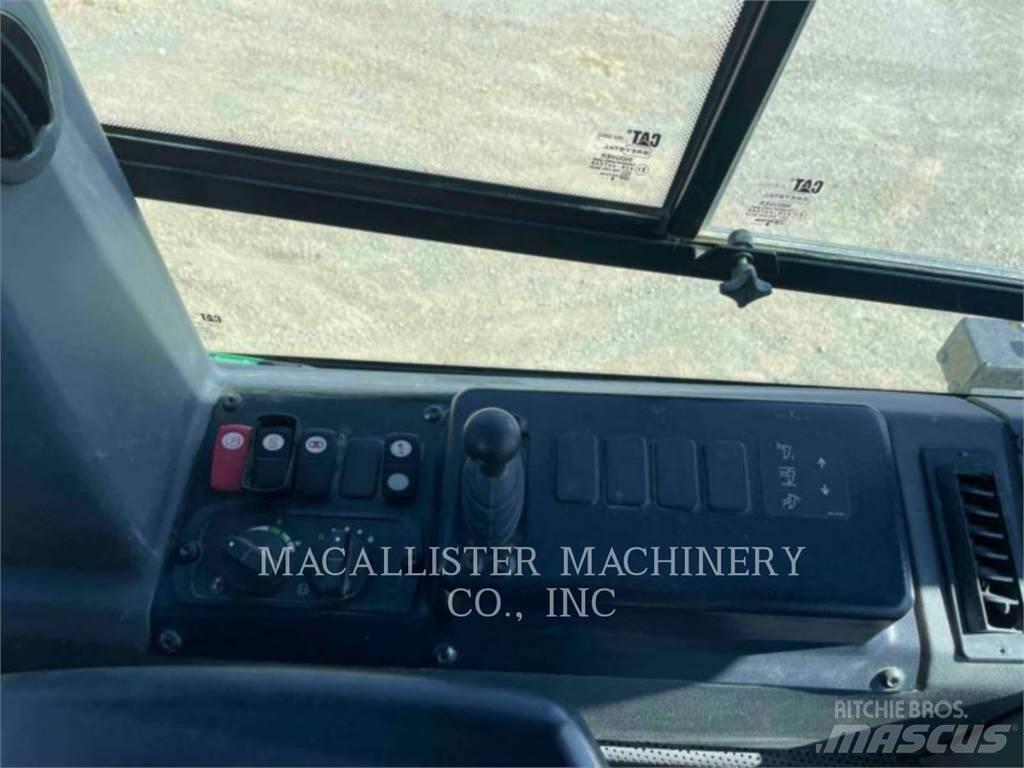 CAT D6K2 LGP Верижни булдозери

