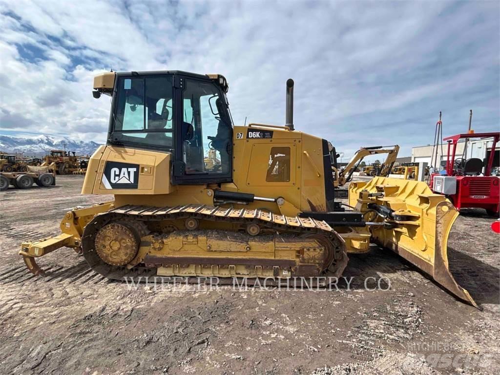 CAT D6K2 XL Верижни булдозери
