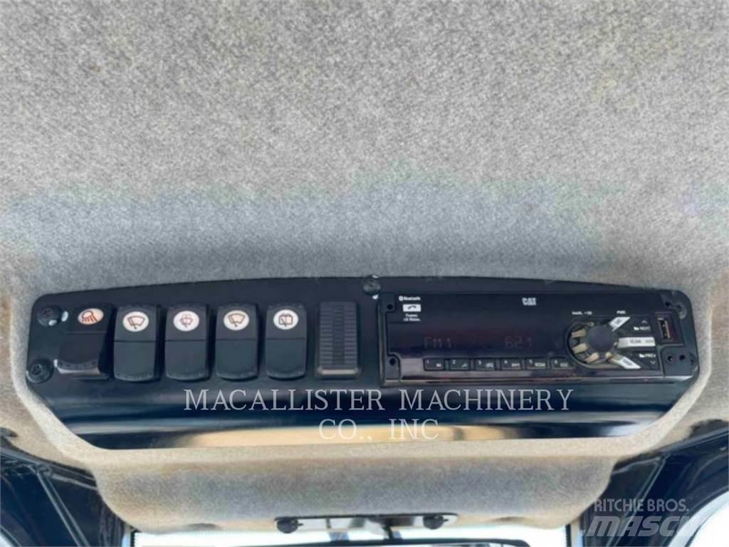 CAT D6K2LGP Верижни булдозери
