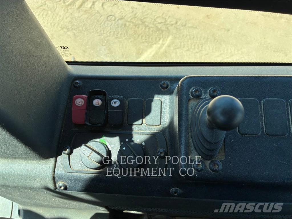 CAT D6K2LGP Верижни булдозери
