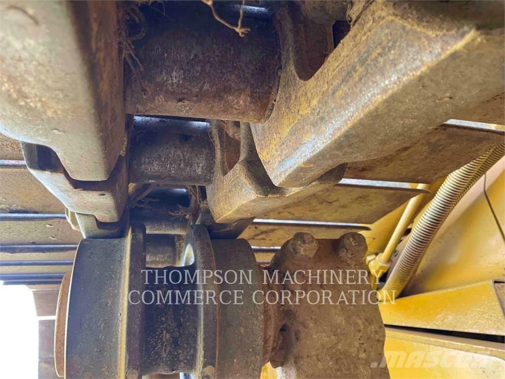 CAT D6M LGP Верижни булдозери
