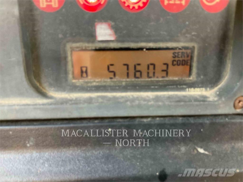 CAT D6ML Верижни булдозери
