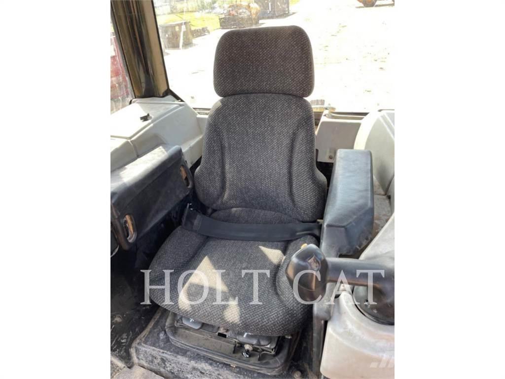 CAT D6N LGP Верижни булдозери
