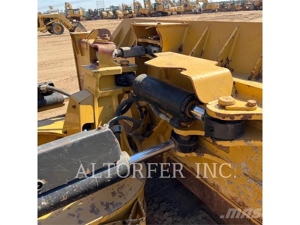 CAT D6N LGP Верижни булдозери
