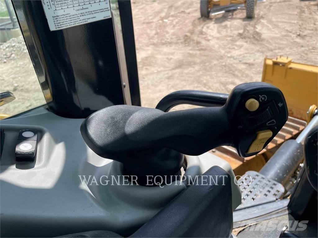 CAT D6N LGP Верижни булдозери
